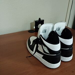 Nike Air Jordan Panda Mid Black and White High-Top Sneakers Women Size 8